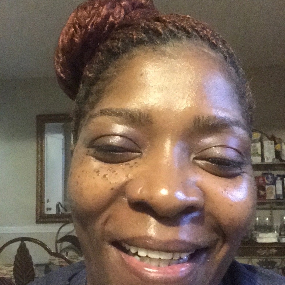 Meet your Posher, Yyolanda